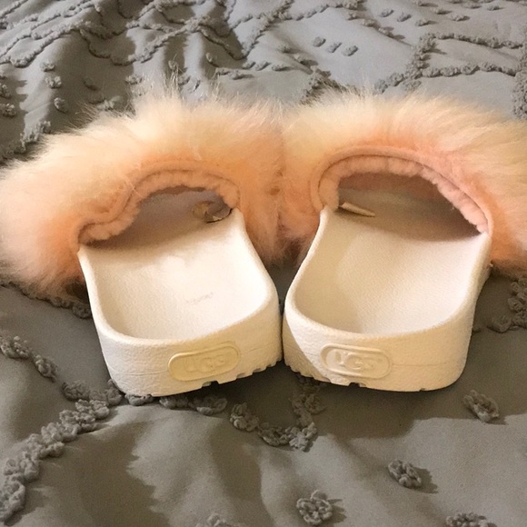 Ugg fuzzy slip-on sandals. Women’s size 9 WORN ONCE! - Picture 3 of 6